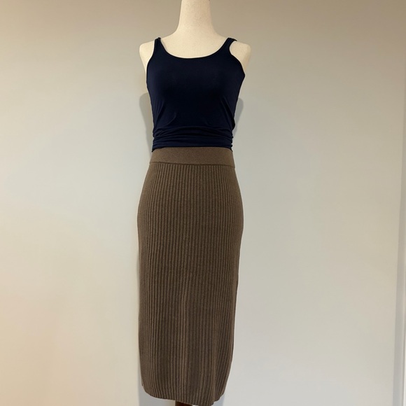 GAP Cashsoft Knit Midi Sweater Skirt - Picture 4 of 7